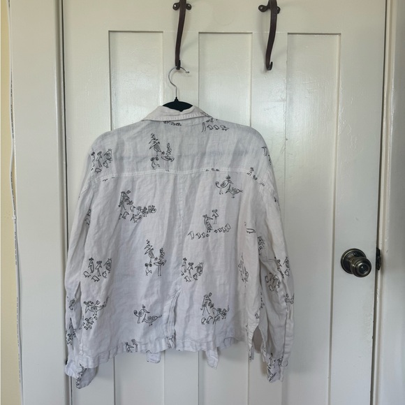 CHICOS fun patterned button down - Picture 2 of 4